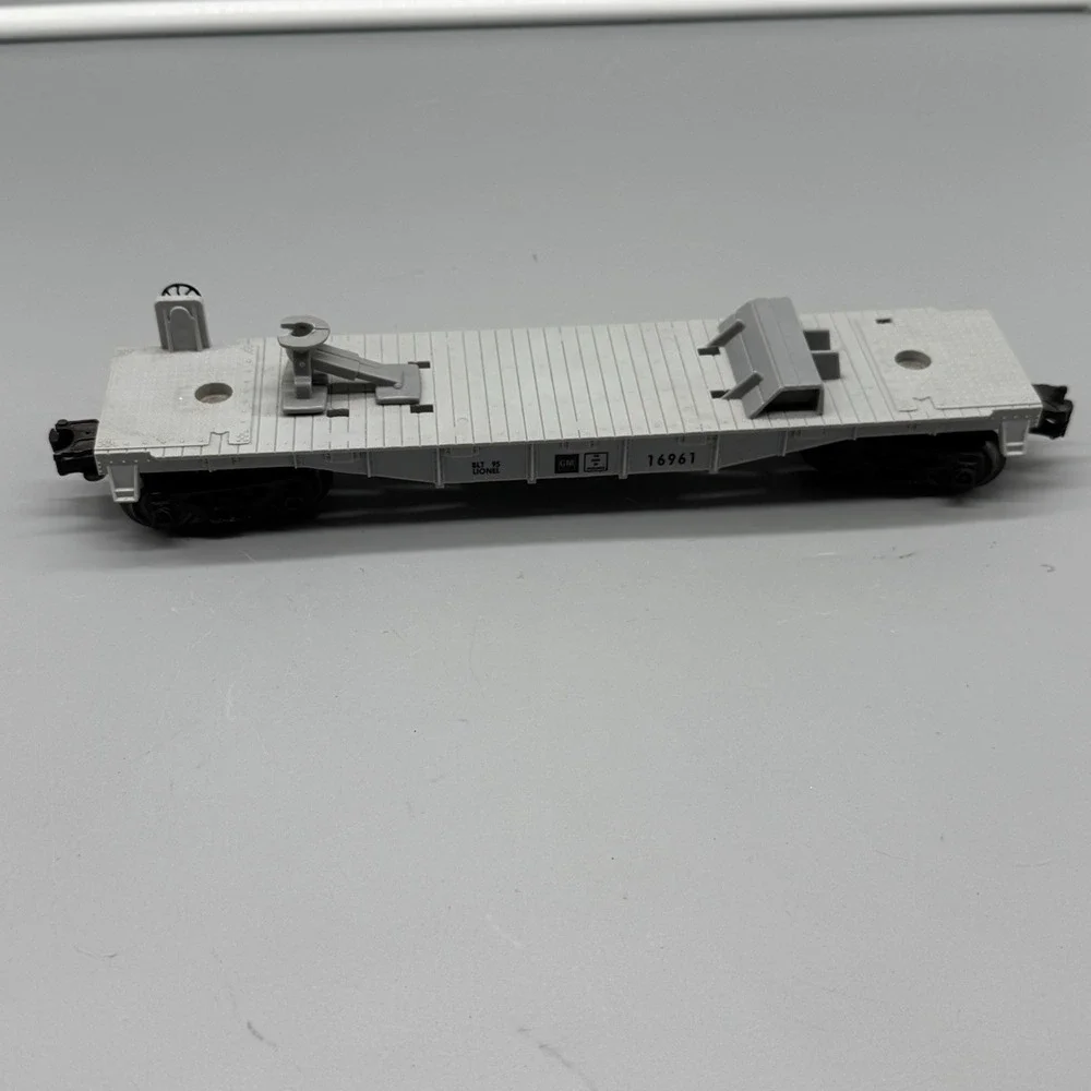 Lionel 16961 GM Auto Carrier Flatcar O Gauge Rolling Stock Gray 1995 USA